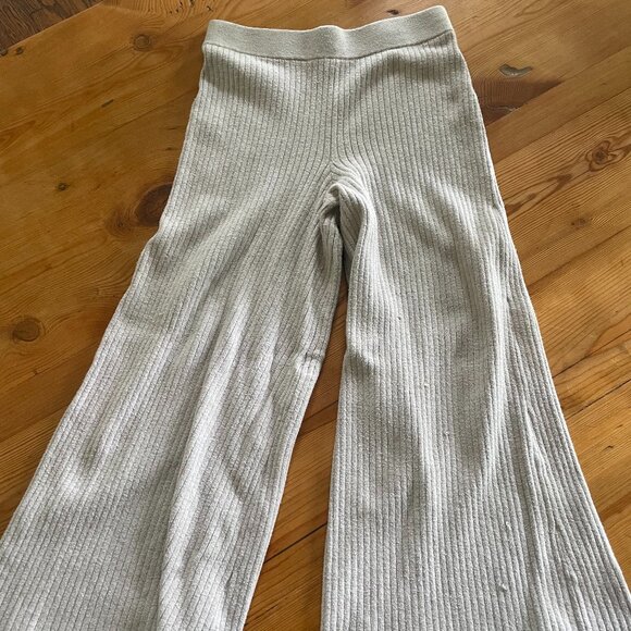 Skin Worldwide Lounge Set in Beige (S) - Picture 5 of 5